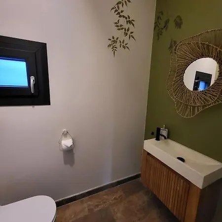 12 Personnes Proche Colmar