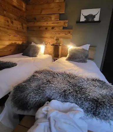 12 Personnes Proche Colmar