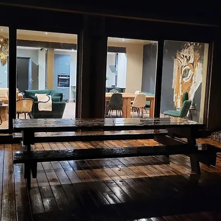 12 Personnes Proche Colmar *